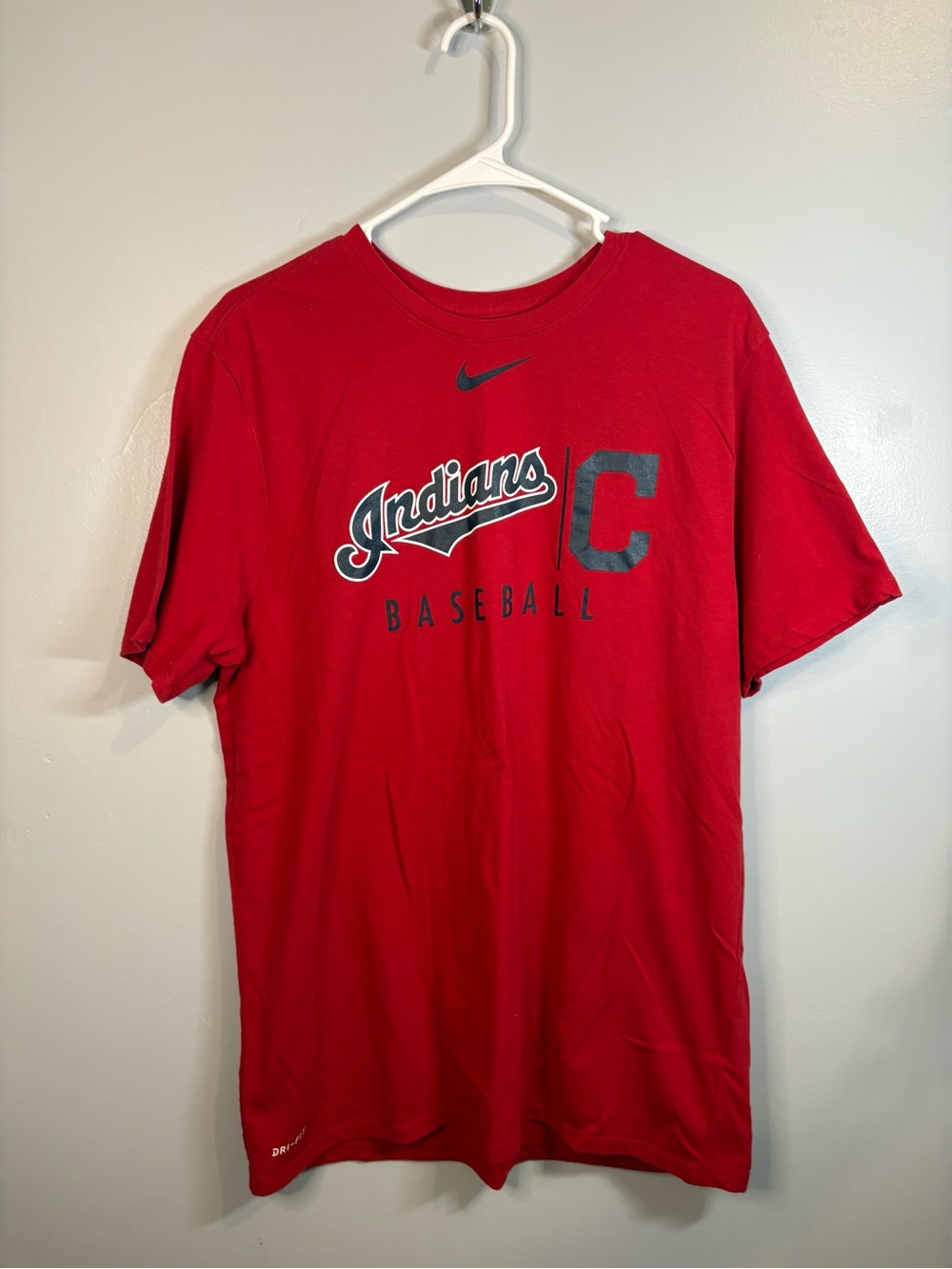 Nike Cleveland Indians Baseball Red Short-Sleeve Tee Dri-Fit Athletic Cut XL